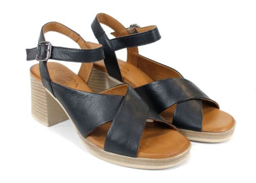 🖤 Noir Grace – Sandale damă din piele naturală în negru | Toc mediu și confort elegant