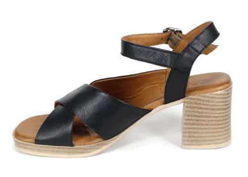 🖤 Noir Grace – Sandale damă din piele naturală în negru | Toc mediu și confort elegant