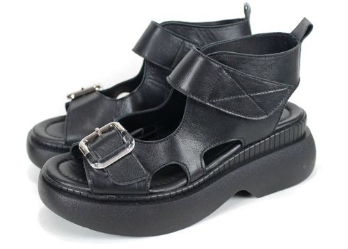 Sandale de damă Luna Forte din piele naturală, cu platformă neagră și cataramă.