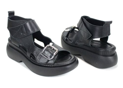 Sandale de damă Luna Forte din piele naturală, cu platformă neagră și cataramă.