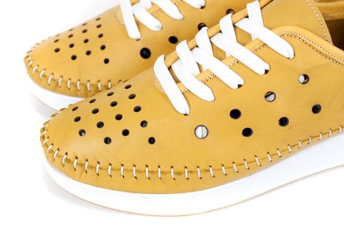 Pantofi de damă Magia Notturna din piele naturală galben muștar, perforați