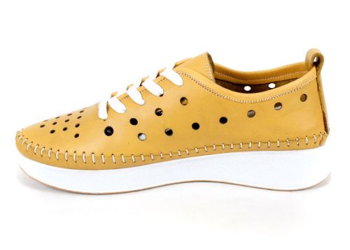 Pantofi de damă Magia Notturna din piele naturală galben muștar, perforați