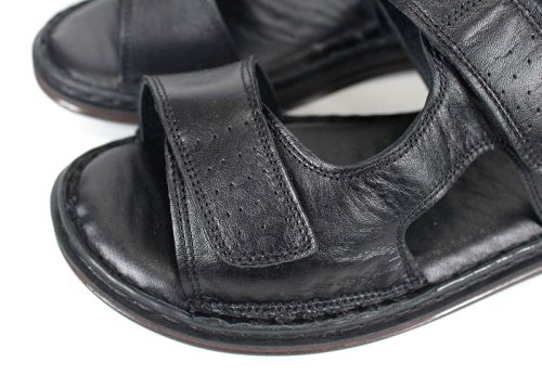 Sandale barbatesti din piele naturala de culoare neagra - model Vladi