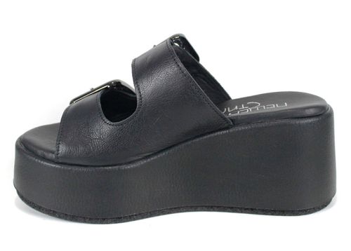 Papuci de damă negri Caffè Leggero din piele naturală cu catarame și talpă tip platformă