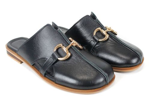 Papuci de damă din piele naturală neagră Luna Piena cu talpă joasă și accesoriu auriu