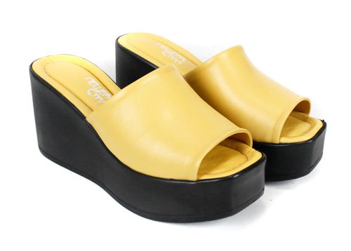 Saboți damă Magia Notturna galben – piele naturală cu platformă neagră