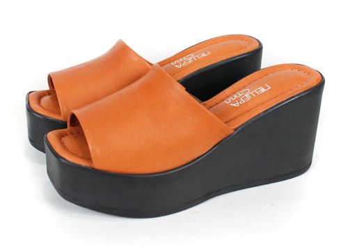 saboți damă Magia Notturna cărămiziu-maro piele naturală cu platformă neagră