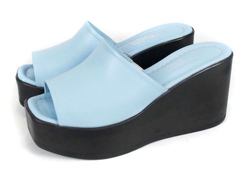 Saboți de damă Magia Notturna din piele naturală bleu cu platformă înaltă neagră