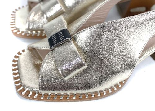 Sandale damă aurii din piele naturală Lucia Forte, cu toc jos și fundă decorativă