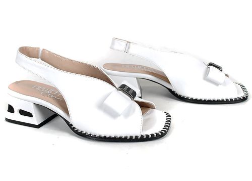 sandale albe Lucia Forte din piele naturală cu fundiță și toc modern