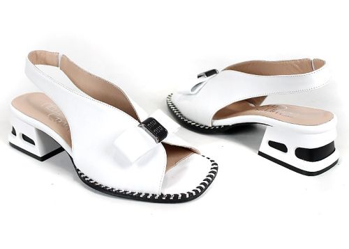 sandale albe Lucia Forte din piele naturală cu fundiță și toc modern