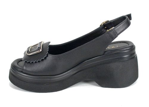 Sandale damă Velura Alto din piele naturală neagră cu platformă și accesoriu decorativ