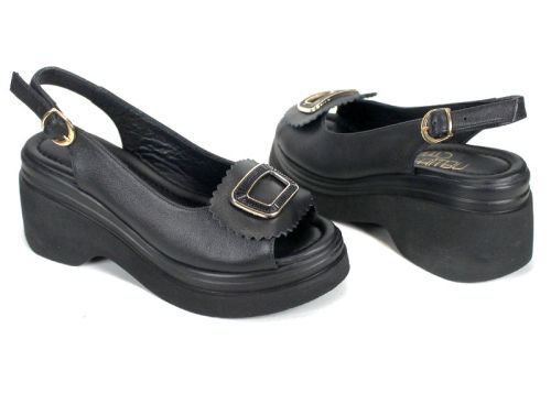 Sandale damă Velura Alto din piele naturală neagră cu platformă și accesoriu decorativ