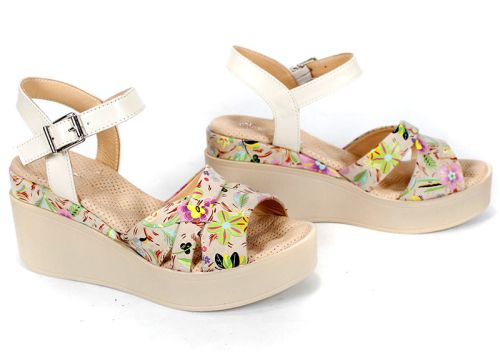 Flora Bellezza sandale damă imprimeu floral bej piele naturală