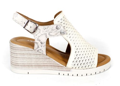 Sandale de damă Luna Clara din piele naturală bej cu perforații și imprimeu tip snake