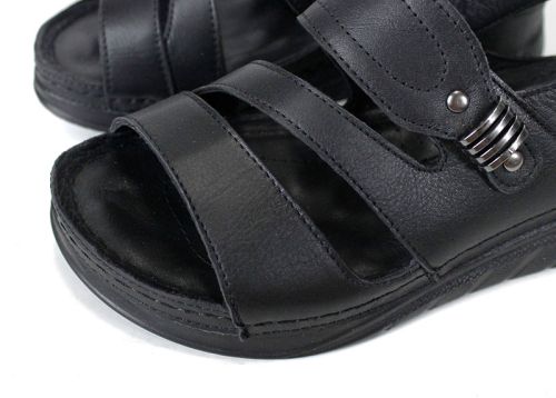 Astra Nero – sandale damă din piele naturală neagră cu platformă joasă, căptușeală și brant din piele, model comod cu închidere velcro