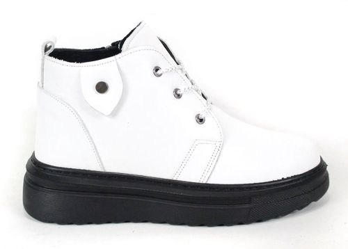 Cizme damă Winter Glossy Clarks din piele albă cu talpă neagră