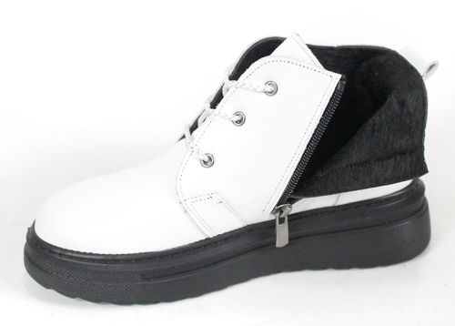 Cizme damă Winter Glossy Clarks din piele albă cu talpă neagră