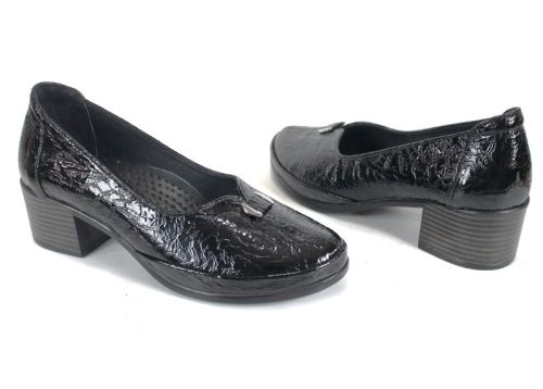 Pantofi damă Linea Classica din piele lacuită naturală, negri, cu toc mediu stabil și design clasic.