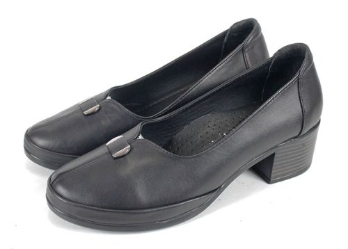 Pantofi damă Linea Classica din piele naturală, negri, cu toc mediu stabil și design clasic.