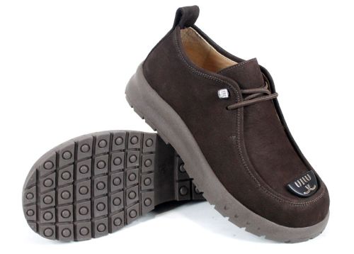 Pantofi damă Linea Libera din nabuc natural, maro închis, cu șireturi elastice și talpă din cauciuc.