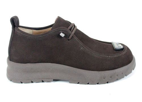 Pantofi damă Linea Libera din nabuc natural, maro închis, cu șireturi elastice și talpă din cauciuc.