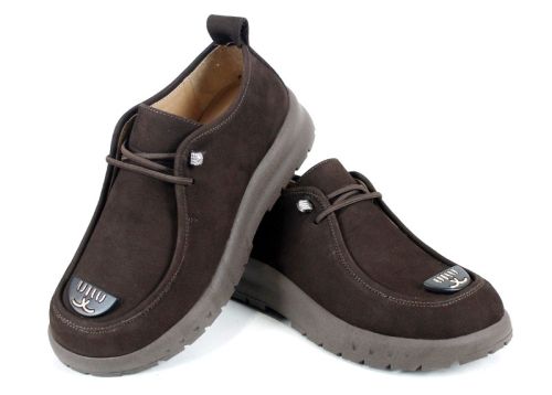 Pantofi damă Linea Libera din nabuc natural, maro închis, cu șireturi elastice și talpă din cauciuc.