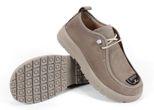 Pantofi damă Linea Libera din nabuc natural, vison, cu șireturi elastice și talpă din cauciuc.