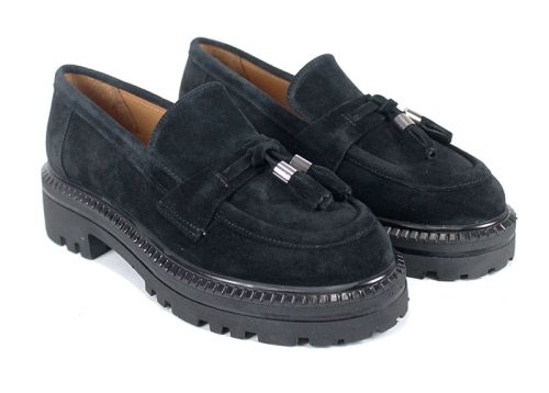 Loafers damă Noir Tassel din velur natural negru cu ciucuri decorativi și talpă robustă modernă.