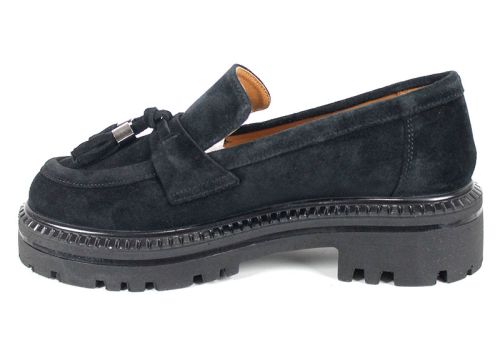Loafers damă Noir Tassel din velur natural negru cu ciucuri decorativi și talpă robustă modernă.