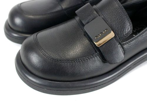 Pantofi damă Nero Charme – eleganță și confort în negru