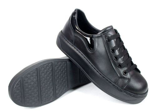 sneakers damă din piele naturală și lac negru cu talpă sport cusută și branț din piele naturală