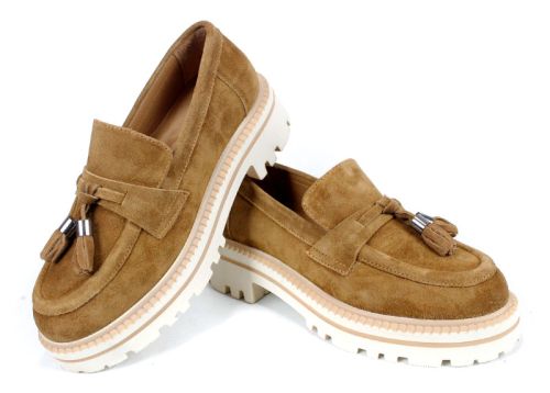 loafers damă din velur natural culoare scorțișoară cu talpă bej deschis cusută și ciucuri decorativi cu detalii metalice
