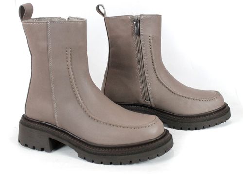 Botine damă Luce Velluto din piele naturală vizon, cu interior din pluș, talpă groasă de iarnă și design modern inspirat de mocasin.