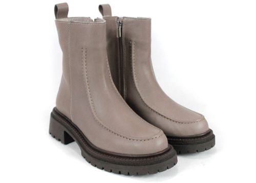 Botine damă Luce Velluto din piele naturală vizon, cu interior din pluș, talpă groasă de iarnă și design modern inspirat de mocasin.