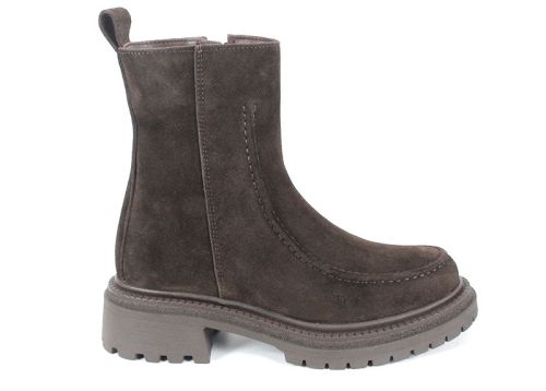 Botine damă Luce Velluto din piele naturală întoarsă maro închis, cu interior din pluș și talpă groasă de iarnă – eleganță și confort modern.