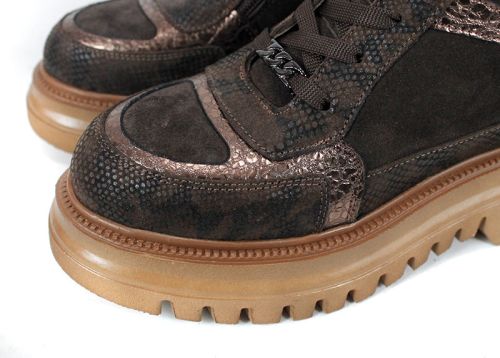 Botine sport damă Bronza Forte din piele naturală și piele întoarsă în nuanțe de maro, cu detalii bronz și talpă înaltă.