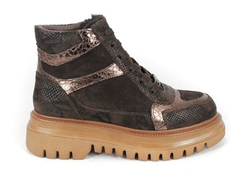 Botine sport damă Bronza Forte din piele naturală și piele întoarsă în nuanțe de maro, cu detalii bronz și talpă înaltă.