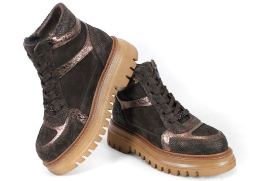 Botine sport damă Bronza Forte din piele naturală și piele întoarsă în nuanțe de maro, cu detalii bronz și talpă înaltă.