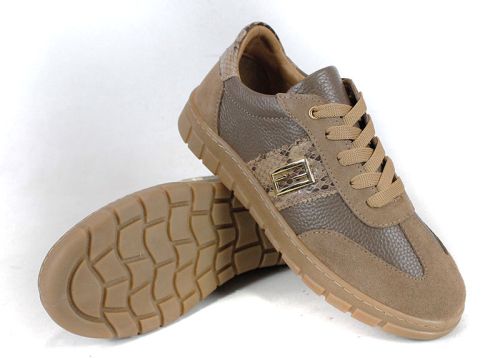 Pantofi sport damă Luce Antica din piele naturală și piele întoarsă, cu detaliu șarpe și accesoriu auriu, talpă cusută din cauciuc și interior din piele.