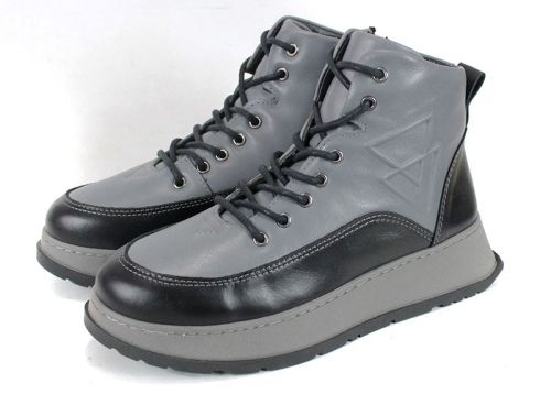 Ghete sport damă Linea Nova din piele naturală, combinație gri-negru, cu talpă înaltă și fermoar lateral, interior călduros.