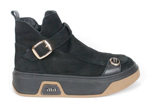 ghete moderne de damă Dona Forte din piele naturală nubuc neagră cu detalii decorative, talpă bicoloră și branț din piele