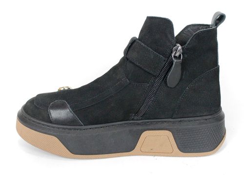 ghete moderne de damă Dona Forte din piele naturală nubuc neagră cu detalii decorative, talpă bicoloră și branț din piele