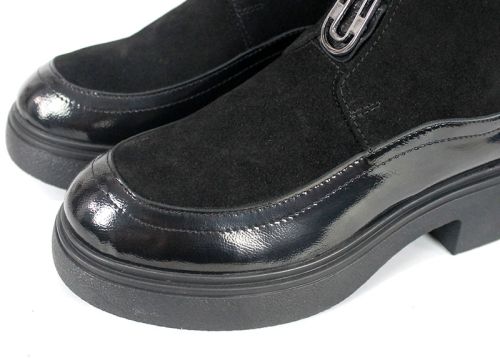 ghete de damă Velura Nera din piele naturală velur și lac negru, cu elastic frontal și fermoar lateral