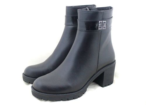 ghete elegante de damă Serena Forte din piele naturală, cu toc mediu și interior călduros