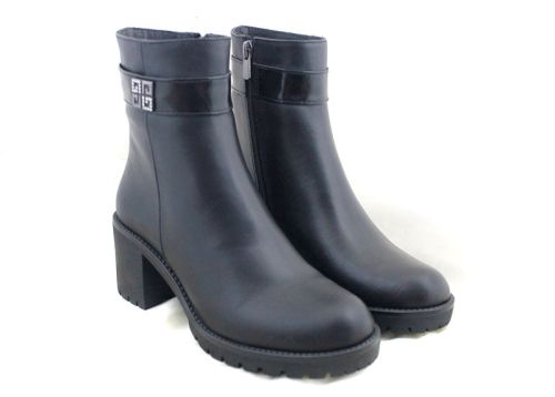 ghete elegante de damă Serena Forte din piele naturală, cu toc mediu și interior călduros