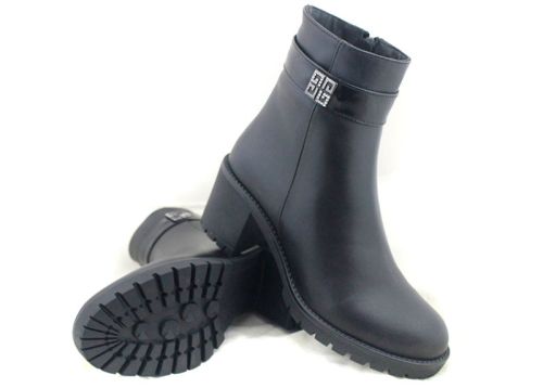 ghete elegante de damă Serena Forte din piele naturală, cu toc mediu și interior călduros