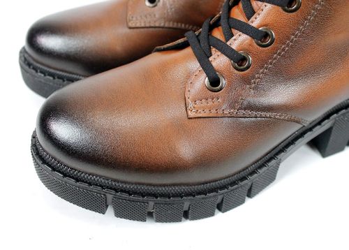 Ghete damă Linea Ombra din piele naturală – maro deschis, efect antichizat | Peshtera Stil