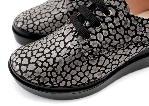 Pantofi casual dama din piele naturala in negru pantera, model Calypso. Marimi 36-42.