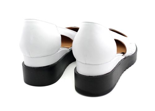 Pantofi de dama deschisi din piele naturala alb, model Elitsa